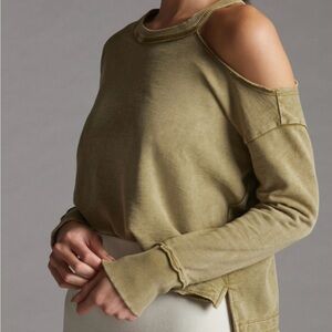Pilcro open shoulder pull over size M active wear color Moss